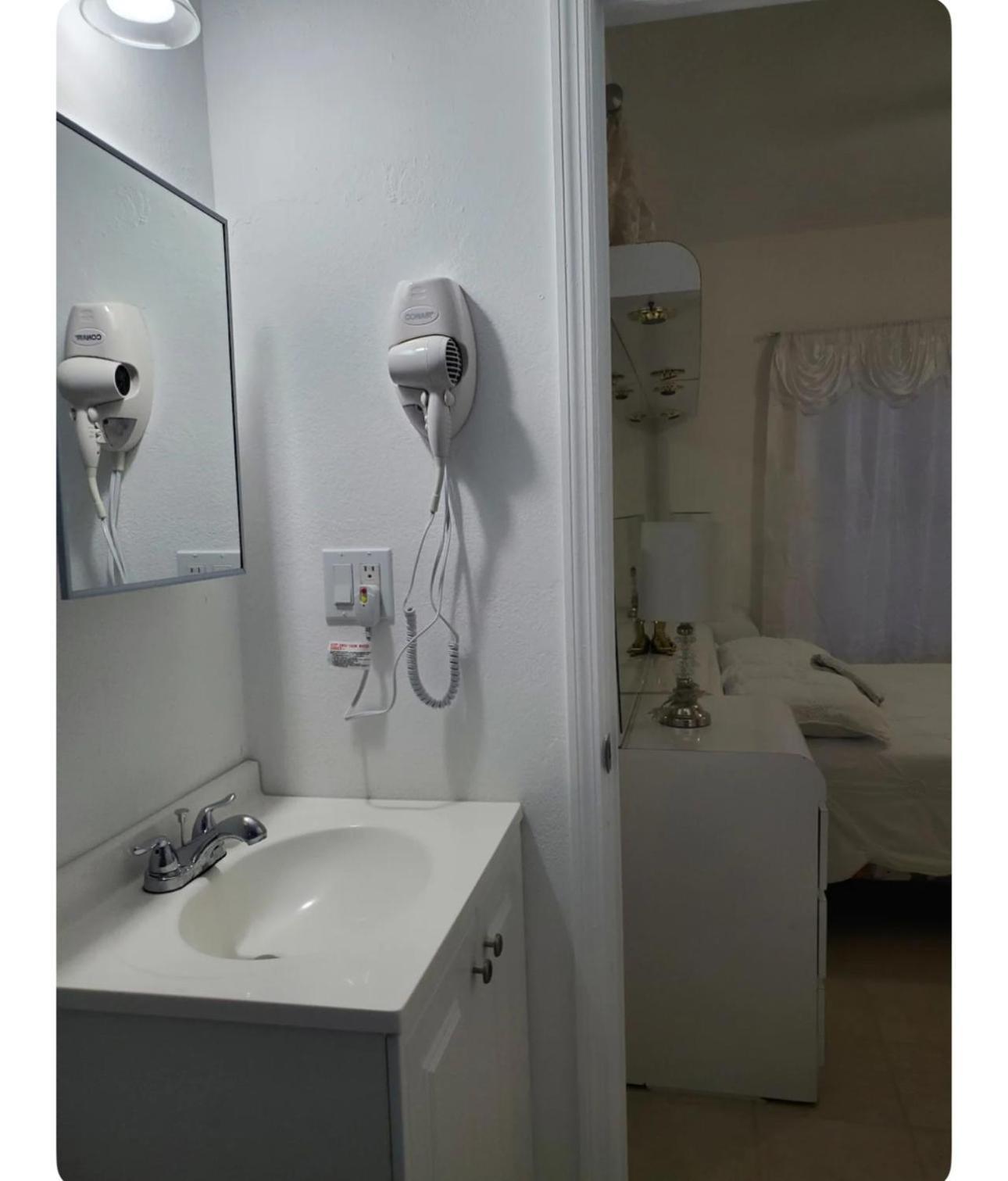 B1 Best Value On Private Bedroom With Private Bathroom In Little Havana, Miami Luaran gambar