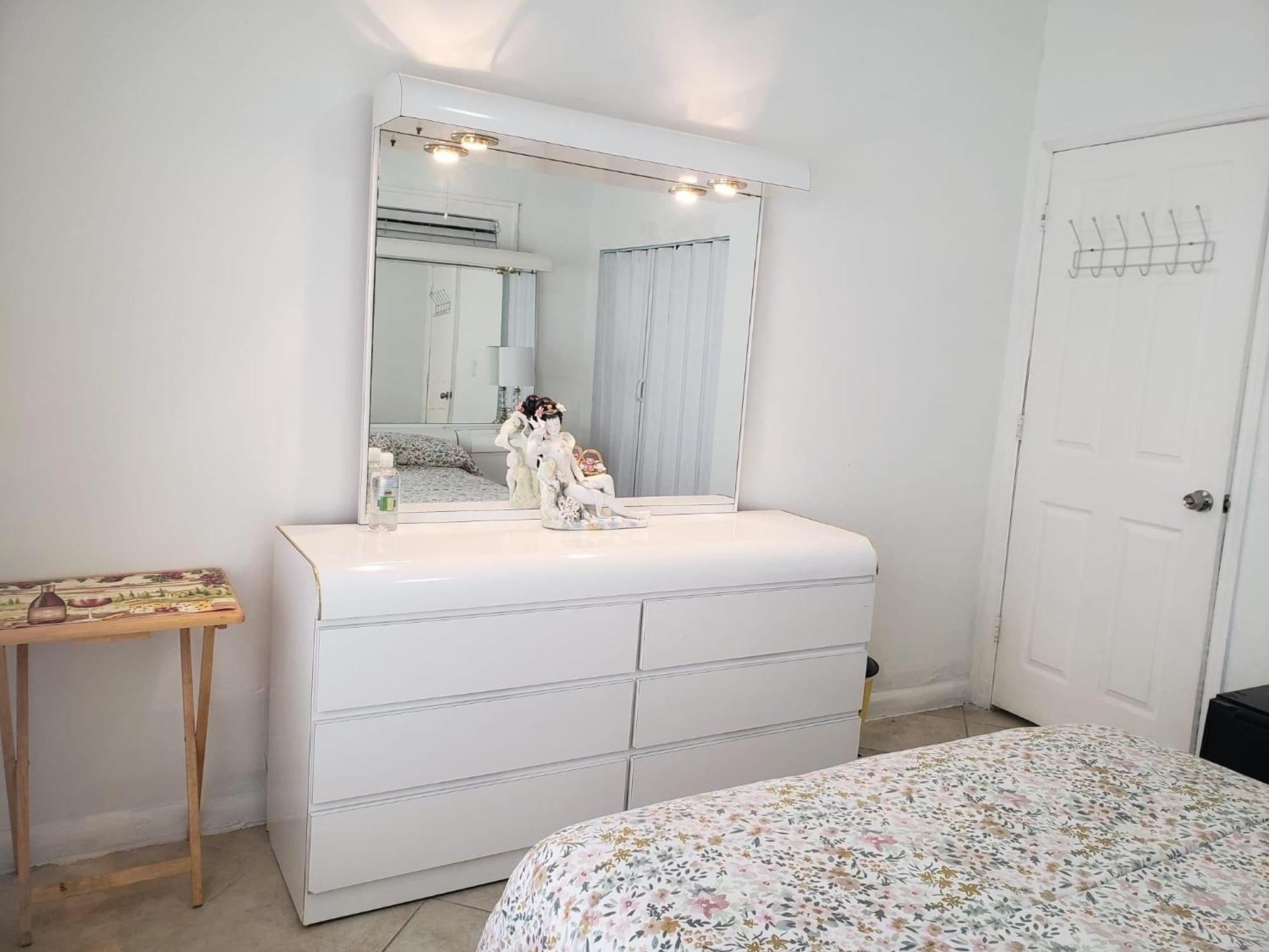 B1 Best Value On Private Bedroom With Private Bathroom In Little Havana, Miami Luaran gambar