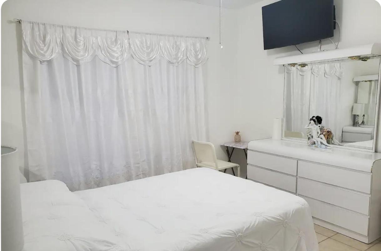 B1 Best Value On Private Bedroom With Private Bathroom In Little Havana, Miami Luaran gambar